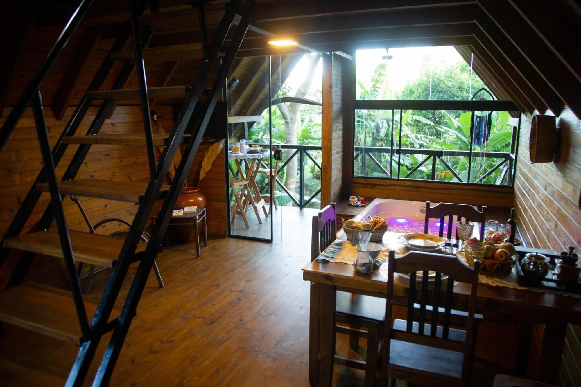 Chalet Com Cachoeira Privativa *